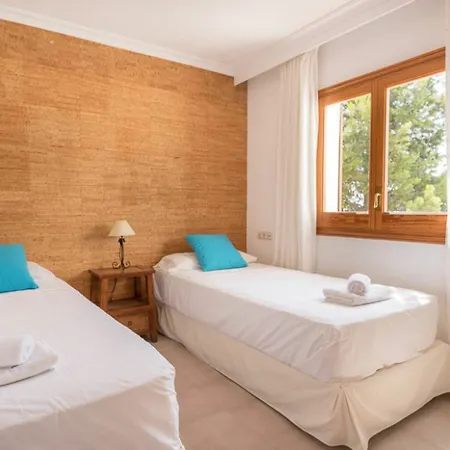 Malvina Santa Eularia des Riu
